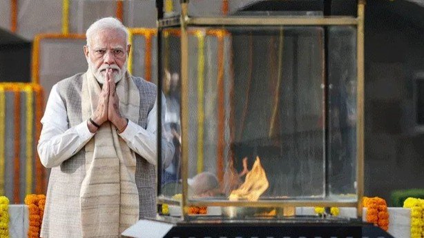 महात्मा गांधी की 157वीं जयंती आज, राजघाट पहुंचकर PM मोदी और राष्ट्रपति मुर्मू ने दी श्रद्धांजलि